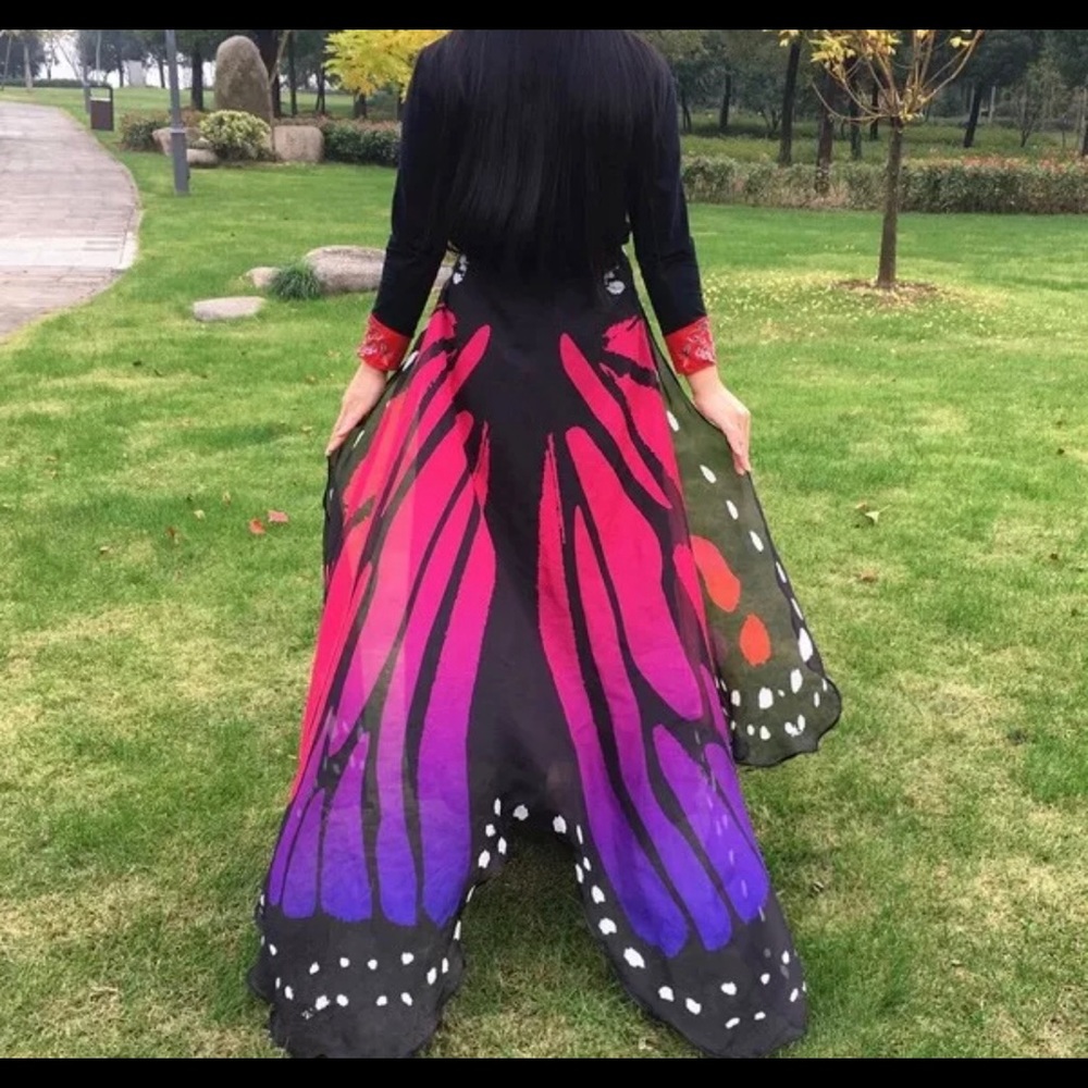 MAKE AN OFFER‼️Brand New Butterfly Scarf - Picture 2 of 2
